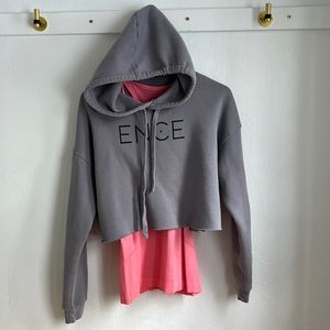 Ence crop hoodie 💪🏼